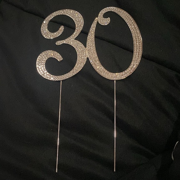 Cake Topper 🎂 - Picture 2 of 3